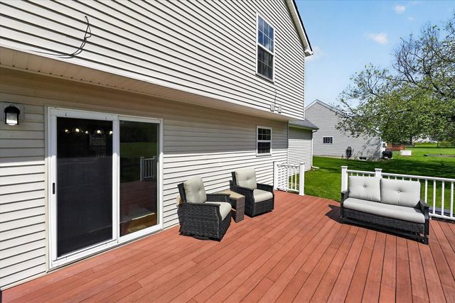 86 Fox Meadows Court, Howell, MI 48843