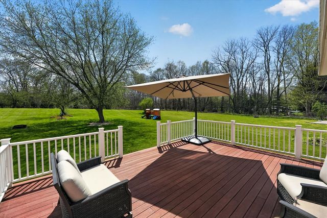 86 Fox Meadows Court, Howell, MI 48843