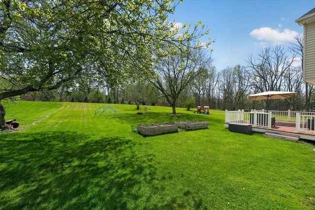 86 Fox Meadows Court, Howell, MI 48843