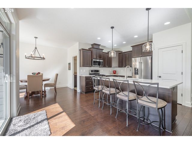387 Ne 22ND Ave, Canby, OR 97013