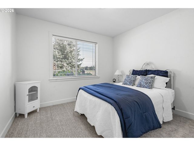 387 Ne 22ND Ave, Canby, OR 97013
