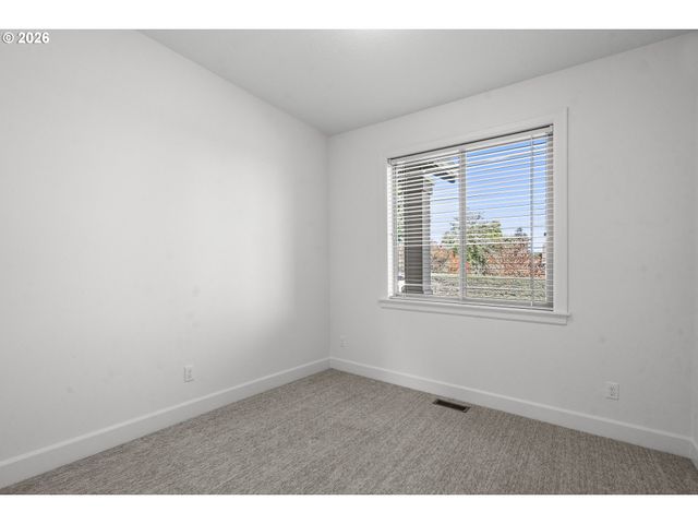387 Ne 22ND Ave, Canby, OR 97013