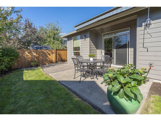 387 Ne 22ND Ave, Canby, OR 97013