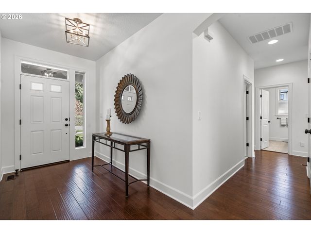 387 Ne 22ND Ave, Canby, OR 97013