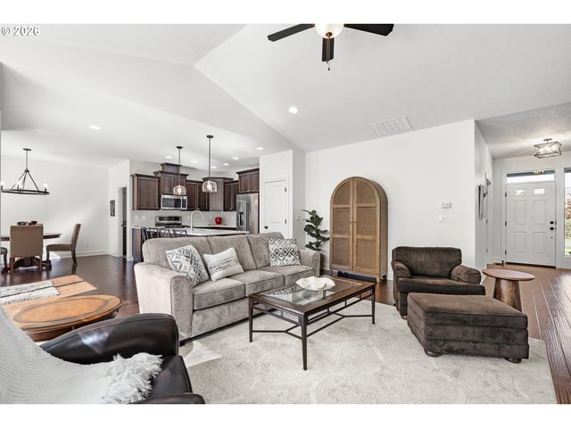 387 Ne 22ND Ave, Canby, OR 97013