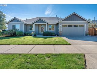 387 Ne 22ND Ave, Canby, OR 97013