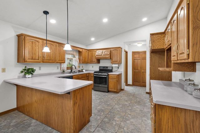 2108 S MATTHIAS STREET, Appleton, WI 54915