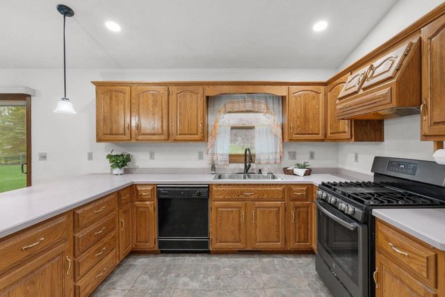 2108 S MATTHIAS STREET, Appleton, WI 54915