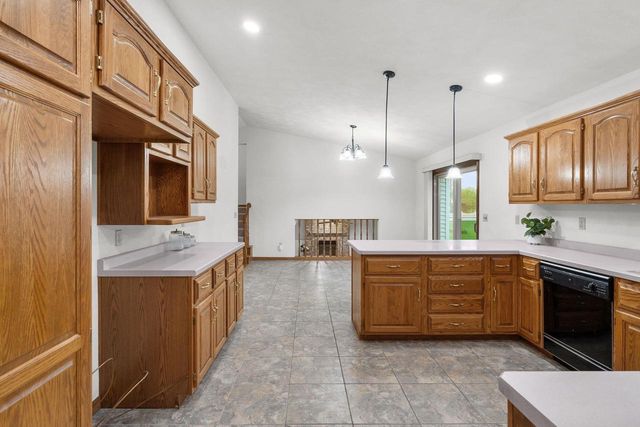 2108 S MATTHIAS STREET, Appleton, WI 54915