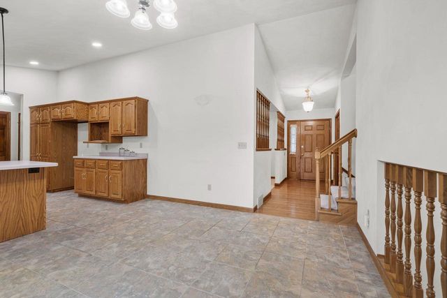 2108 S MATTHIAS STREET, Appleton, WI 54915
