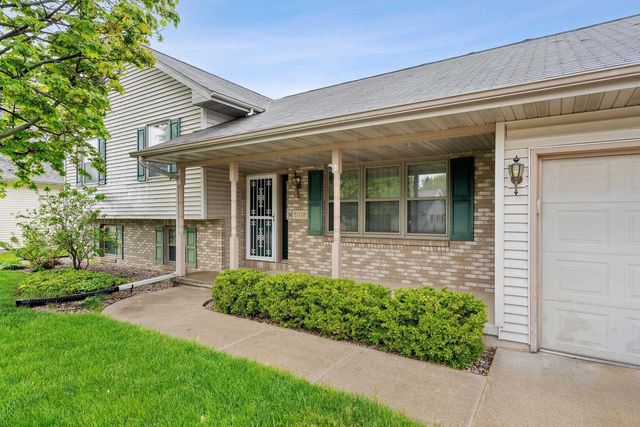 2108 S MATTHIAS STREET, Appleton, WI 54915