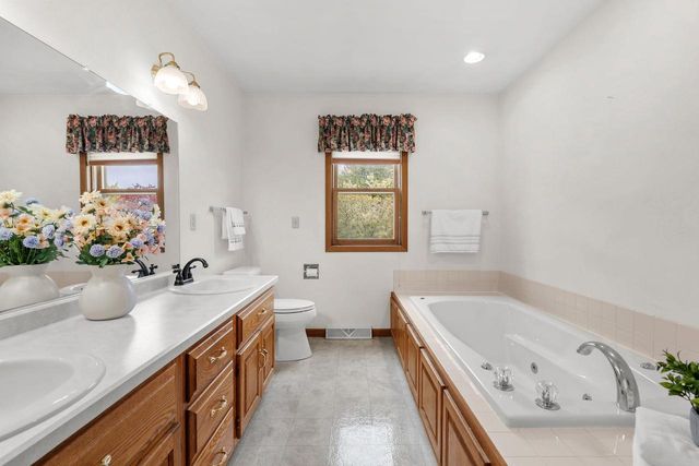 2108 S MATTHIAS STREET, Appleton, WI 54915
