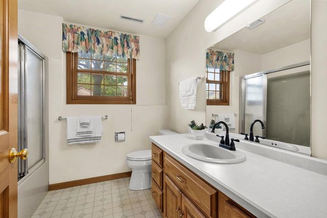 2108 S MATTHIAS STREET, Appleton, WI 54915