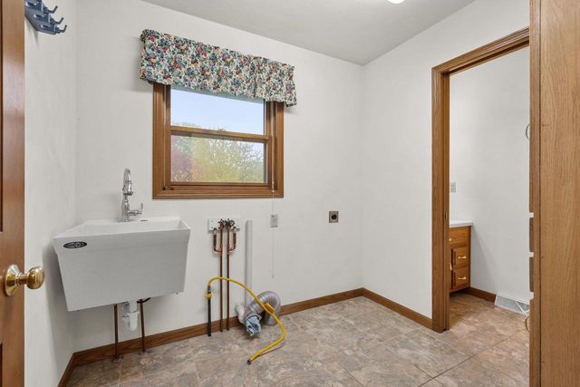 2108 S MATTHIAS STREET, Appleton, WI 54915