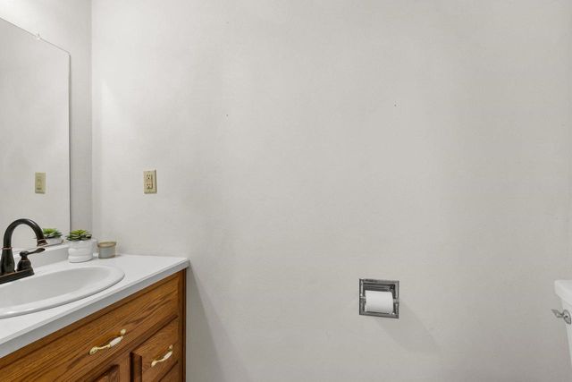 2108 S MATTHIAS STREET, Appleton, WI 54915