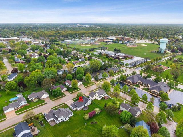 2108 S MATTHIAS STREET, Appleton, WI 54915