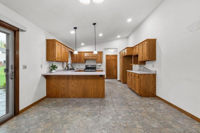 2108 S MATTHIAS STREET, Appleton, WI 54915