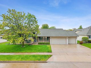 2108 S MATTHIAS STREET, Appleton, WI 54915
