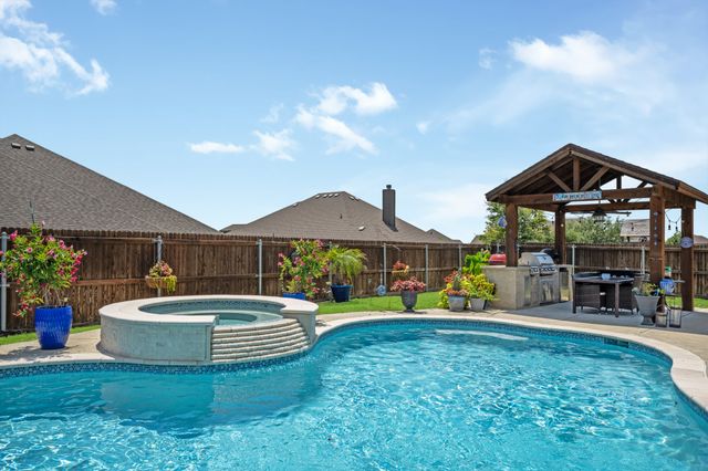 834 Rustic Trail, Midlothian, TX 76065