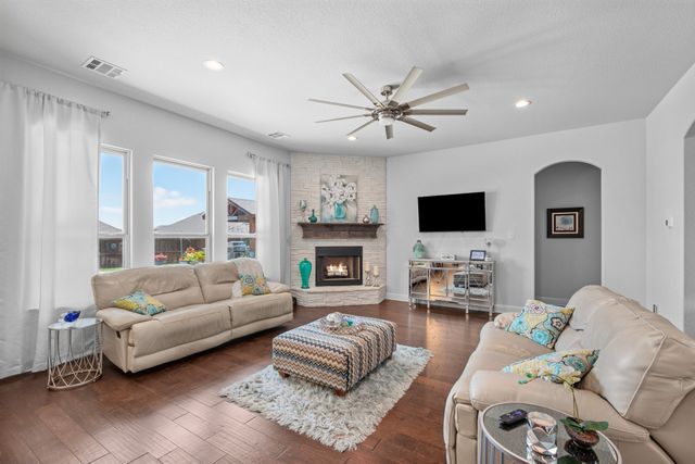 834 Rustic Trail, Midlothian, TX 76065
