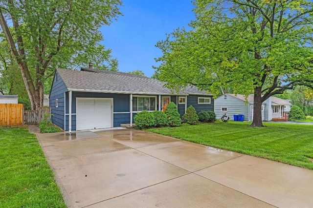 6900 W 72nd Terrace, Overland Park, KS 66204