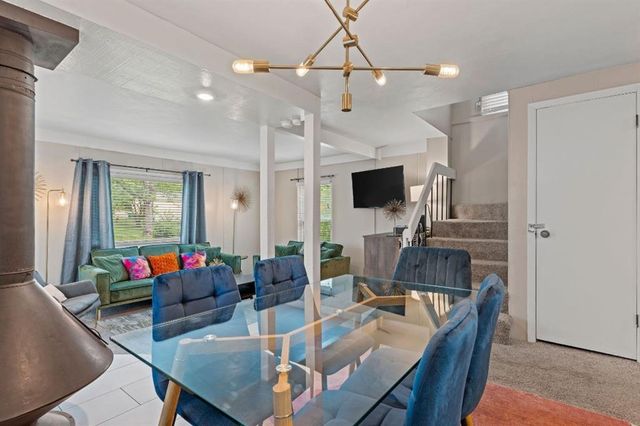 6900 W 72nd Terrace, Overland Park, KS 66204