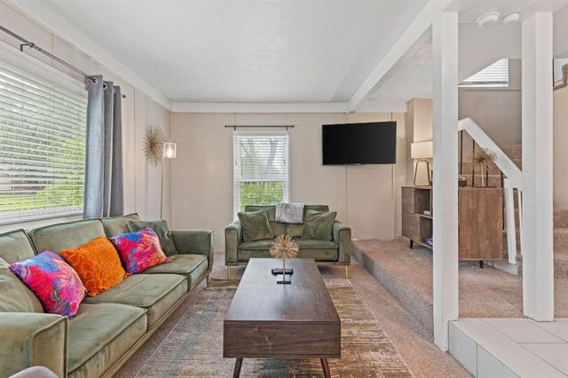 6900 W 72nd Terrace, Overland Park, KS 66204