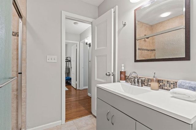 6900 W 72nd Terrace, Overland Park, KS 66204