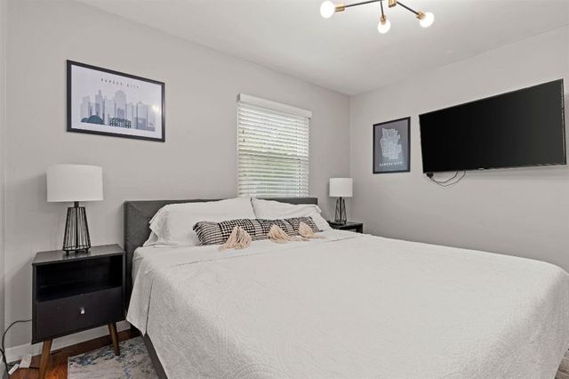 6900 W 72nd Terrace, Overland Park, KS 66204