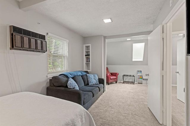 6900 W 72nd Terrace, Overland Park, KS 66204