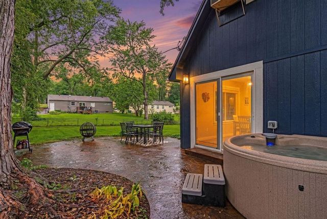 6900 W 72nd Terrace, Overland Park, KS 66204
