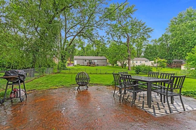 6900 W 72nd Terrace, Overland Park, KS 66204