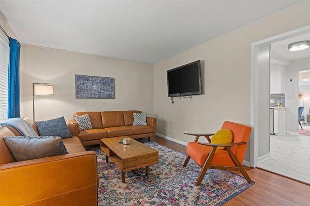 6900 W 72nd Terrace, Overland Park, KS 66204