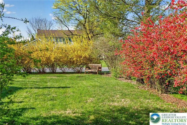 1078 Hill Drive, Lower Macungie Twp, PA 18103
