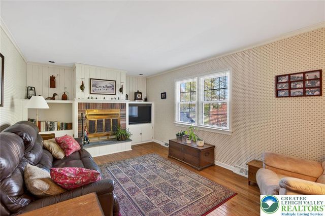 1078 Hill Drive, Lower Macungie Twp, PA 18103