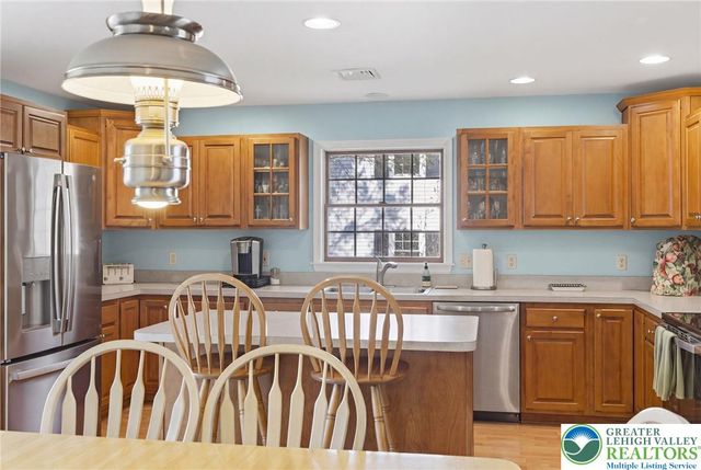 1078 Hill Drive, Lower Macungie Twp, PA 18103