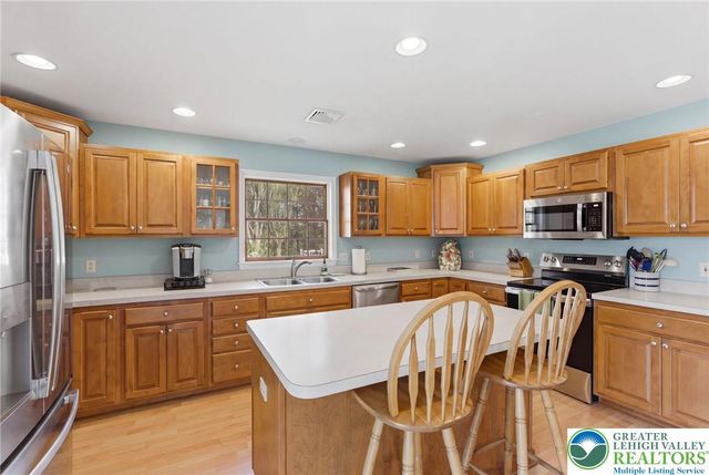 1078 Hill Drive, Lower Macungie Twp, PA 18103
