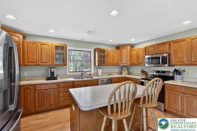 1078 Hill Drive, Lower Macungie Twp, PA 18103