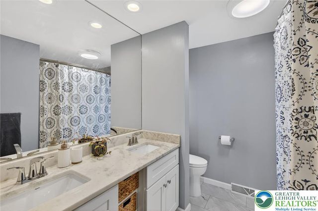 1078 Hill Drive, Lower Macungie Twp, PA 18103