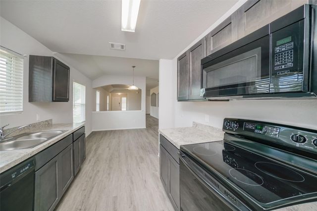 206 Pronghorn Drive, Huntsville, TX 77320