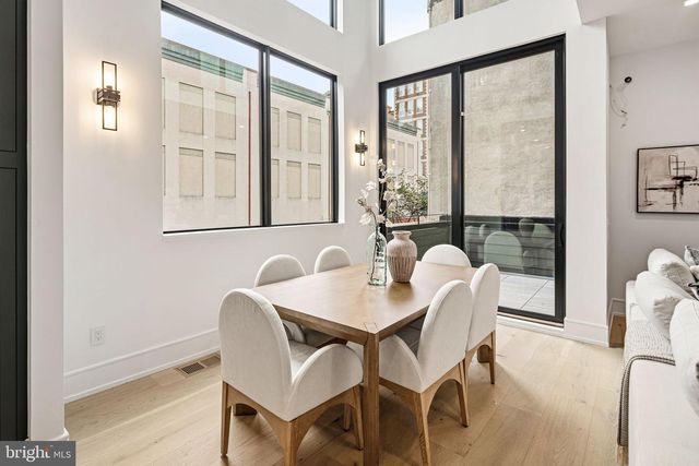 2316 SANSOM ST, Philadelphia, PA 19103