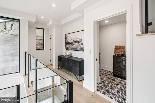 2316 SANSOM ST, Philadelphia, PA 19103