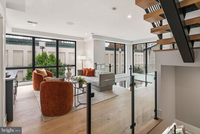 2316 SANSOM ST, Philadelphia, PA 19103