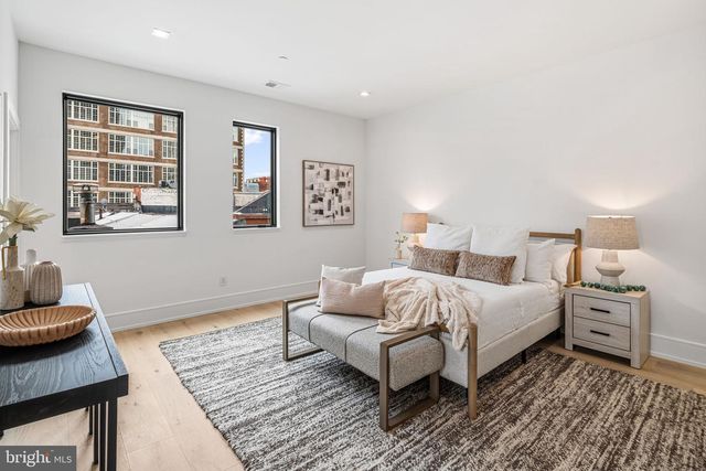 2316 SANSOM ST, Philadelphia, PA 19103