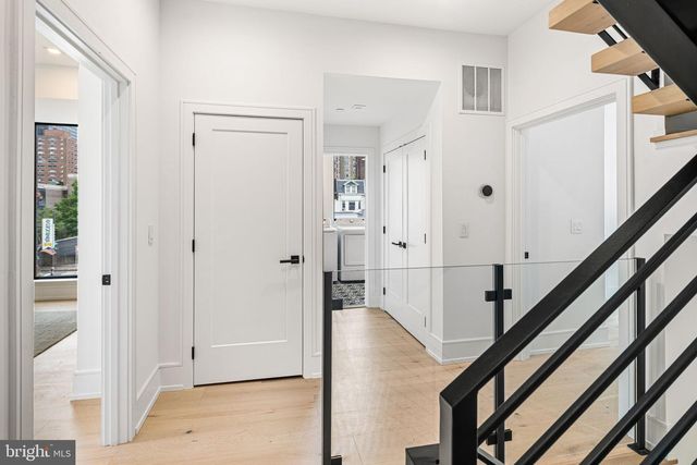 2316 SANSOM ST, Philadelphia, PA 19103