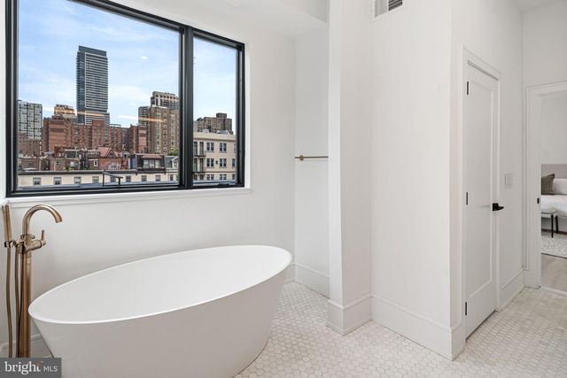 2316 SANSOM ST, Philadelphia, PA 19103