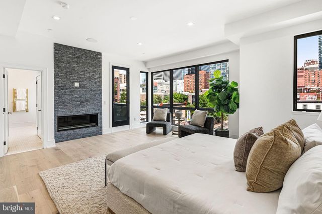 2316 SANSOM ST, Philadelphia, PA 19103
