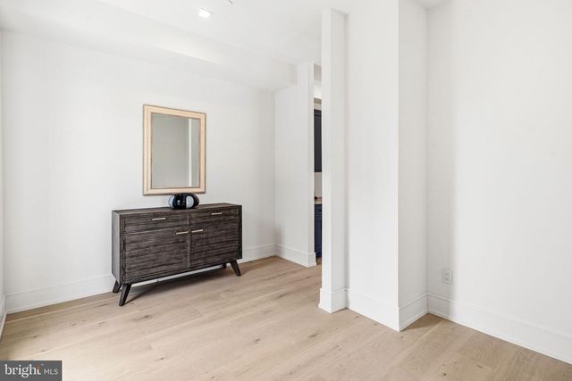 2316 SANSOM ST, Philadelphia, PA 19103