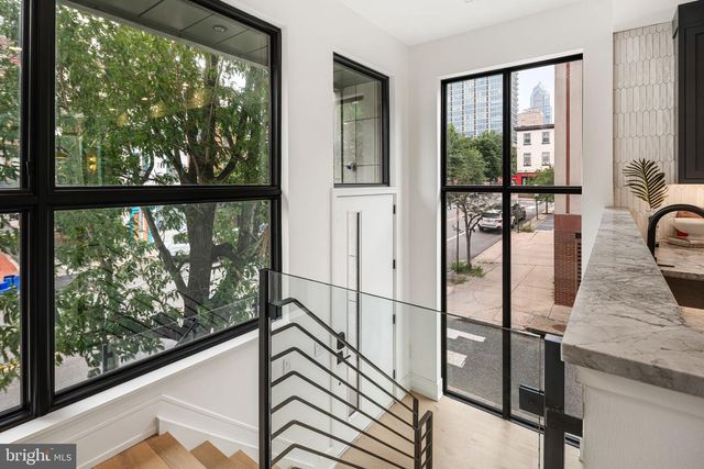 2316 SANSOM ST, Philadelphia, PA 19103