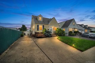 6 Lippold Street, Merrick, NY 11566